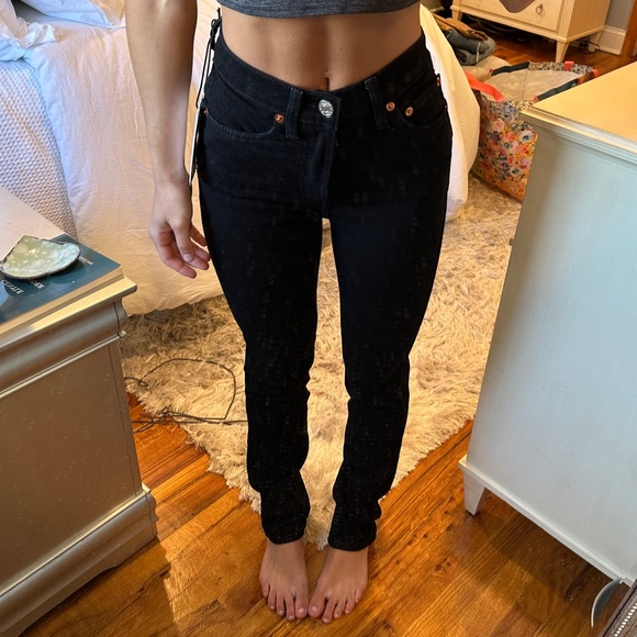 NWT Re/Done 80s Slim Straight Jeans Jet Black Size 24 - Picture 2 of 7